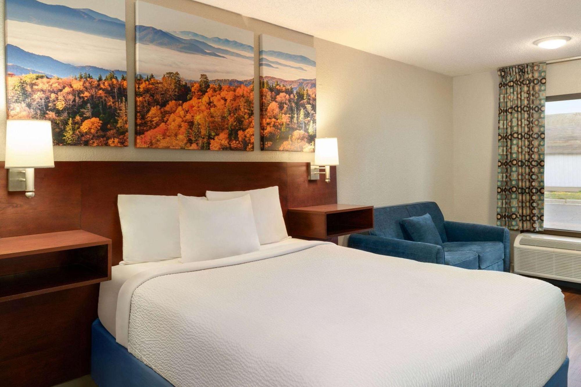 Days Inn By Wyndham Dillon Exterior photo